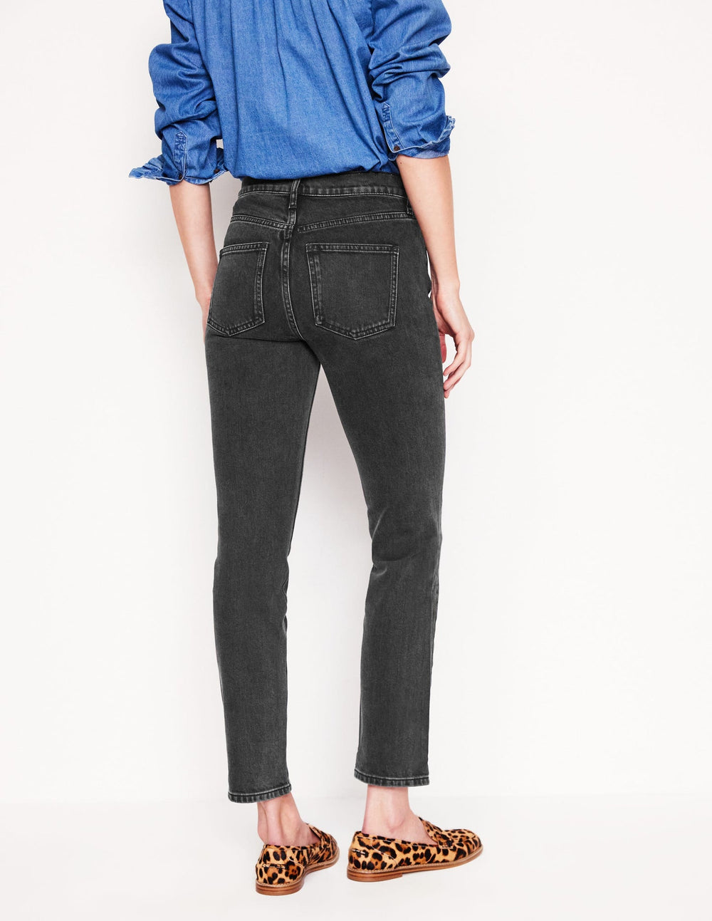 Girlfriend Jeans - Washed Black