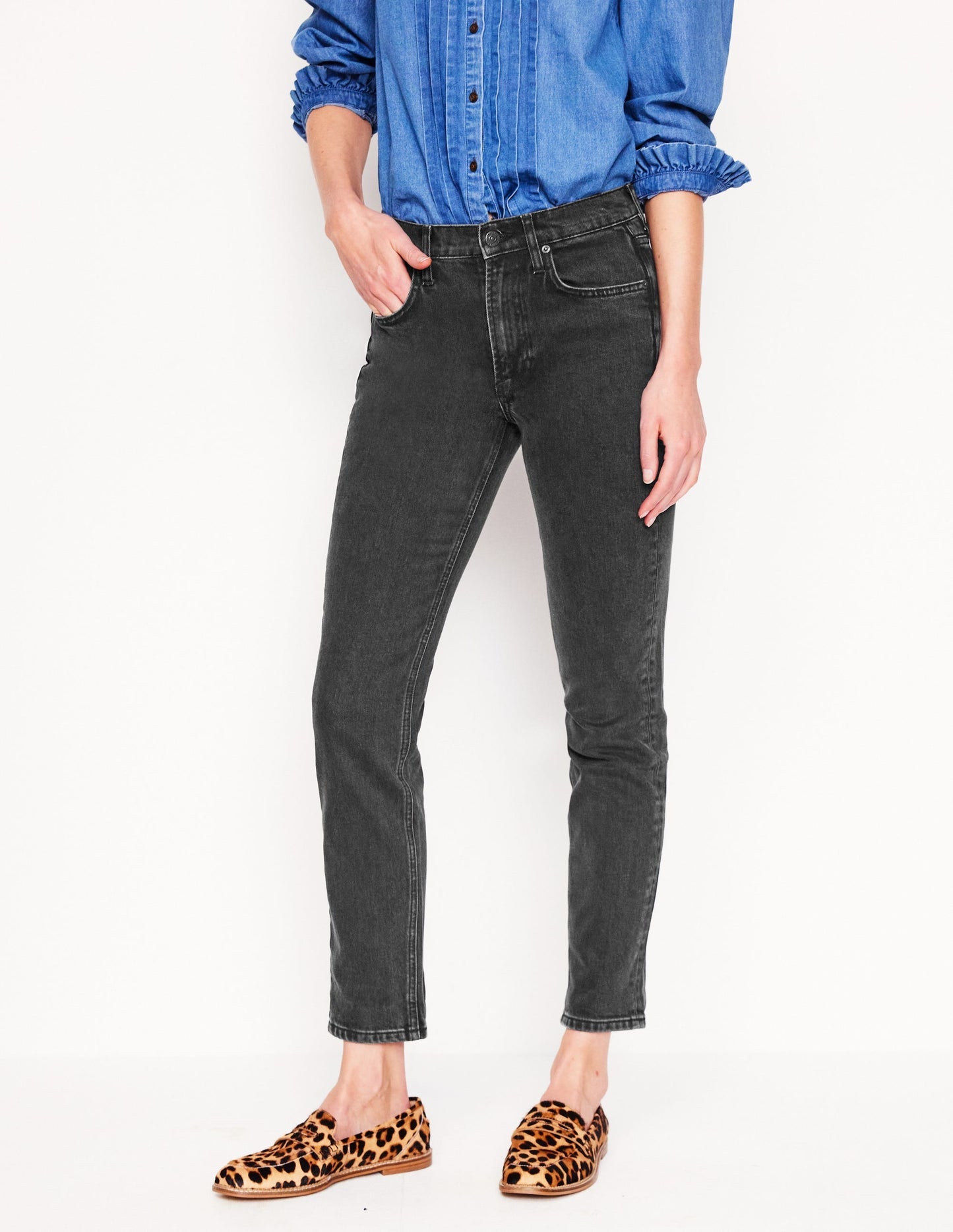 Girlfriend Jeans - Washed Black