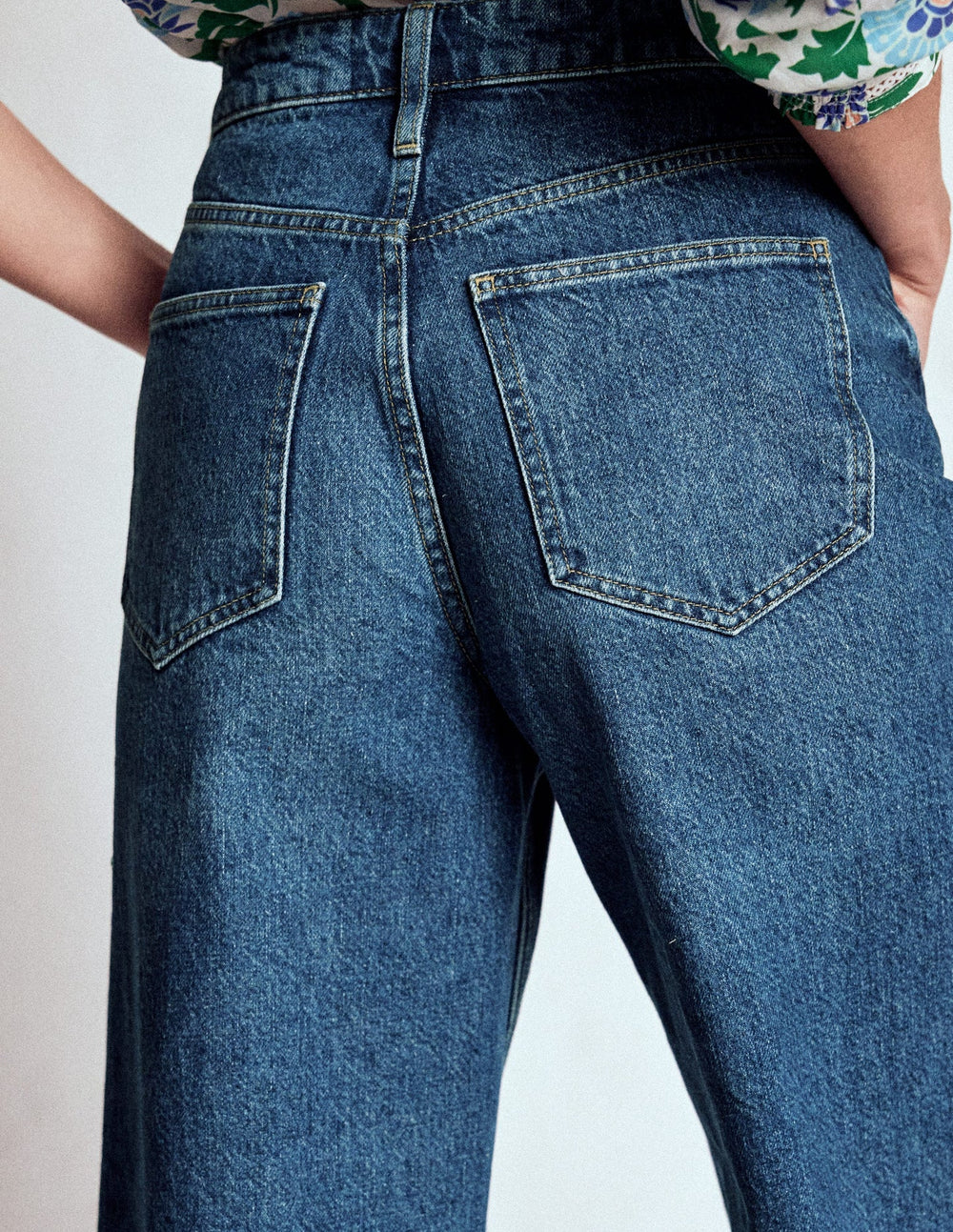 High Rise Straight Crop Jeans - Mid Vintage