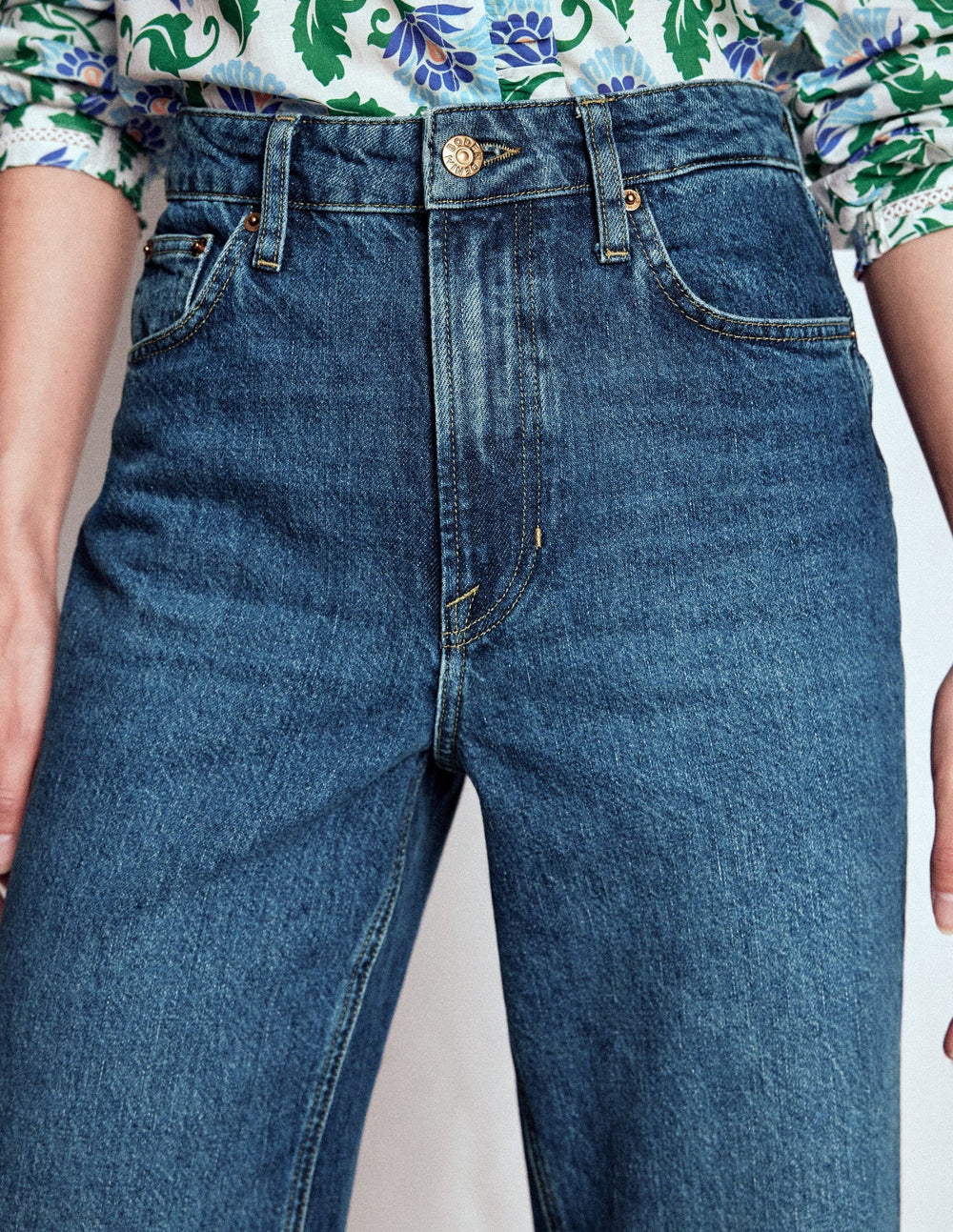 High Rise Straight Crop Jeans - Mid Vintage