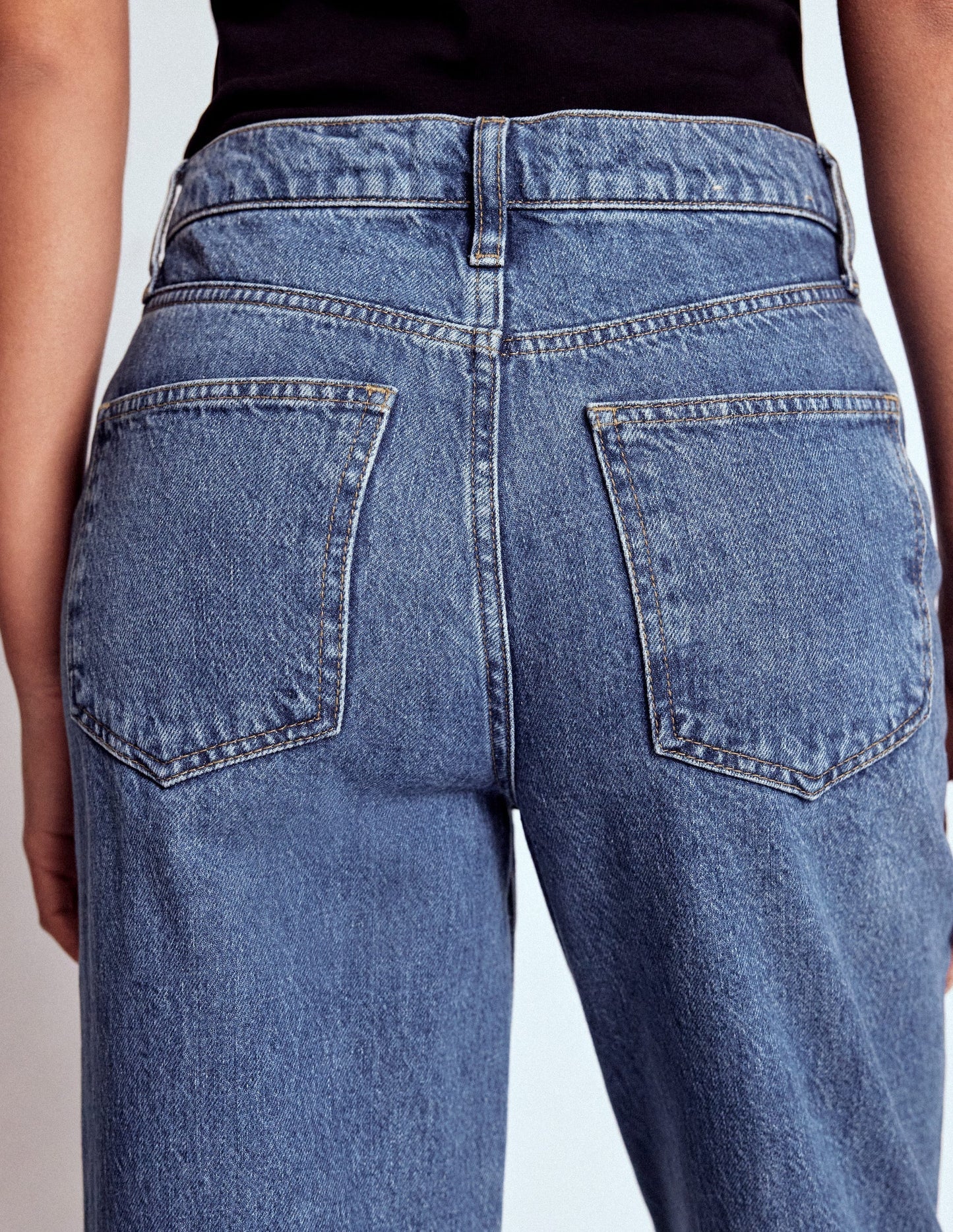 Mid Rise Relaxed Jeans - Mid Vintage