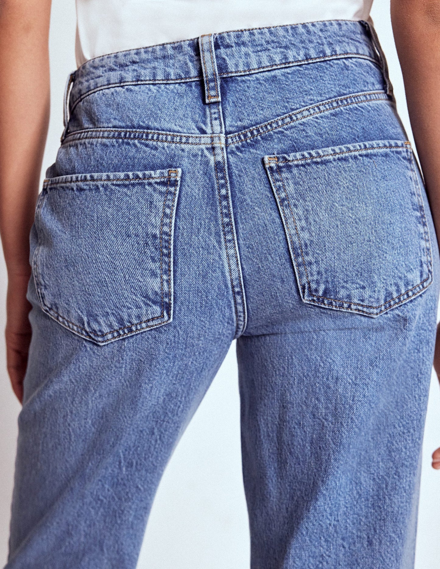 High Rise Rigid Straight Jeans - Light Vintage