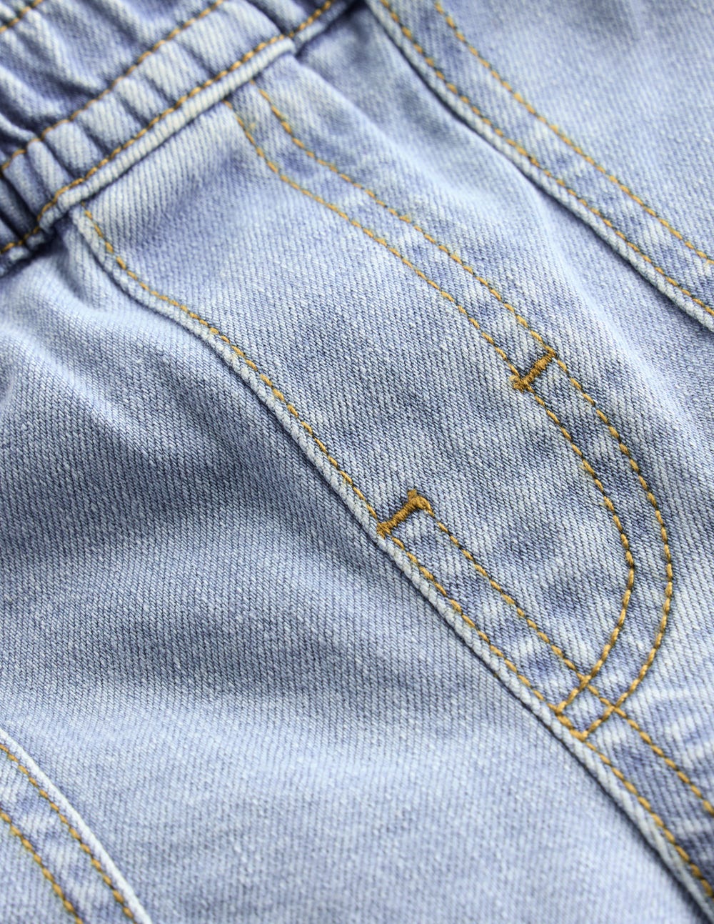 Pull - On Jeans - Light Wash