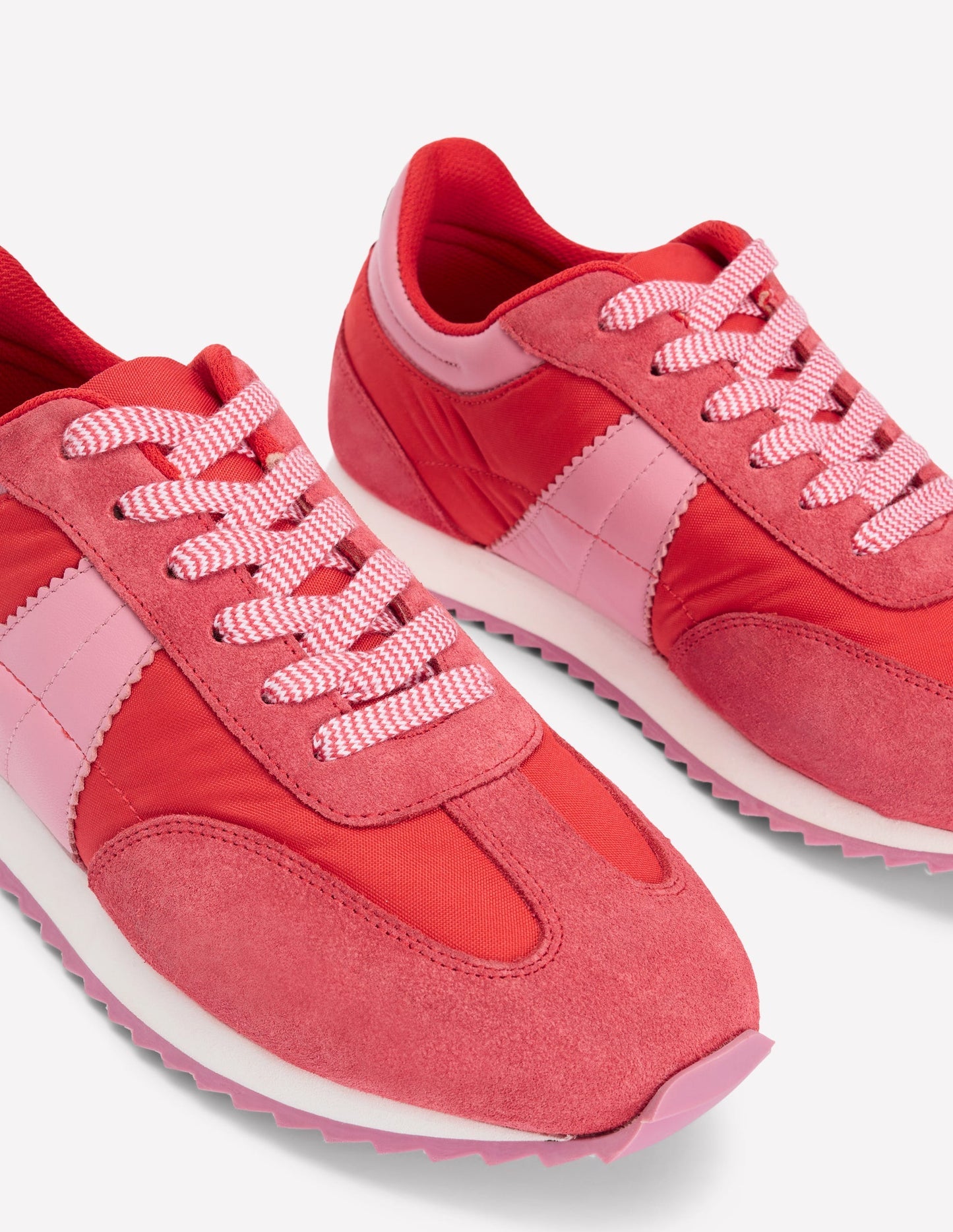 Retro Runner Trainer - Red