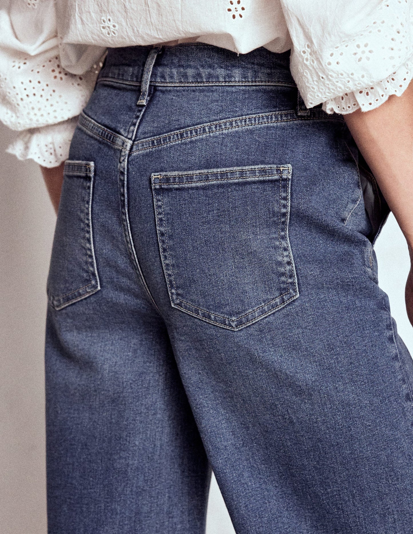 High Rise Clean Wide Jeans - Mid Vintage