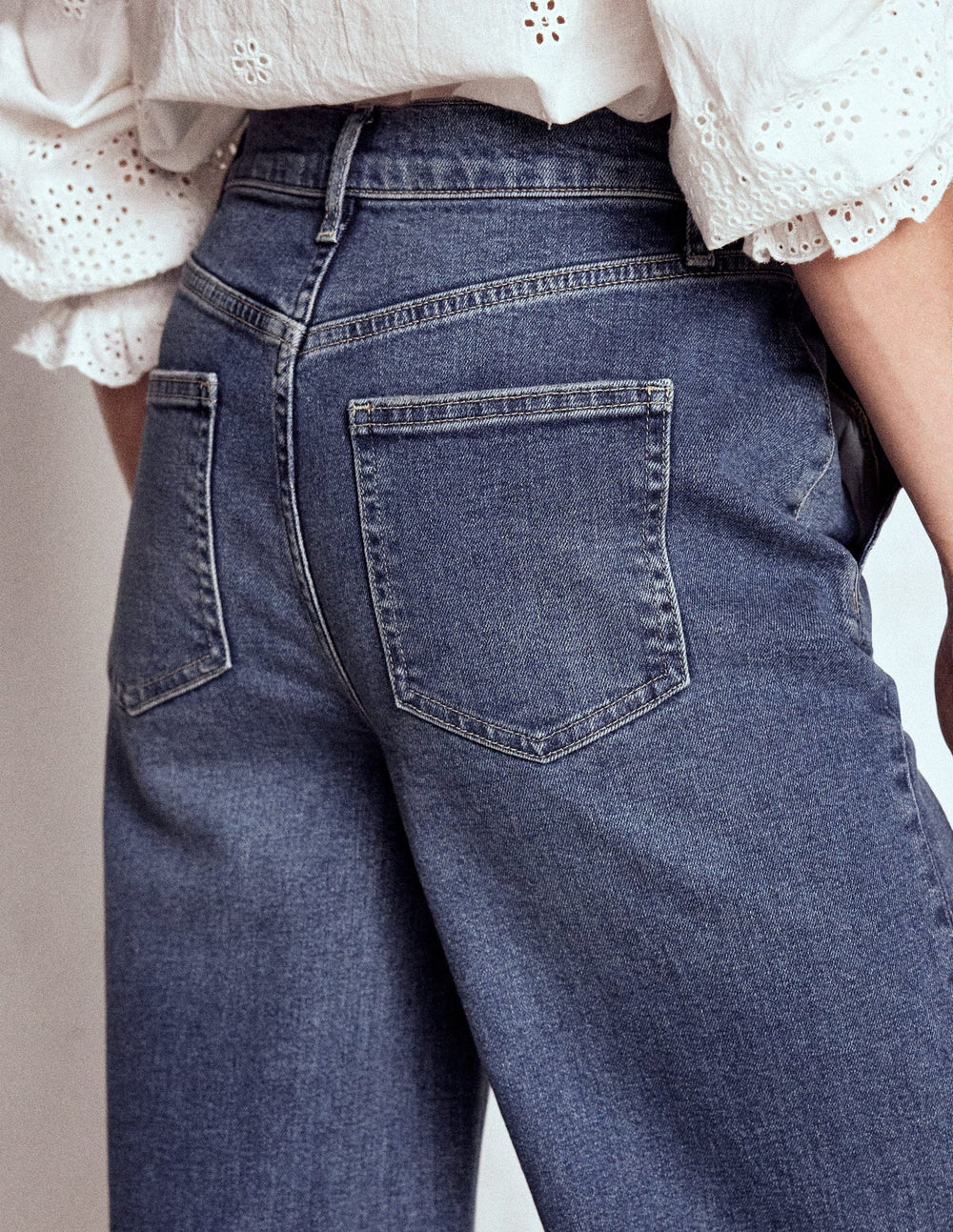 High Rise Clean Wide Jeans - Mid Vintage